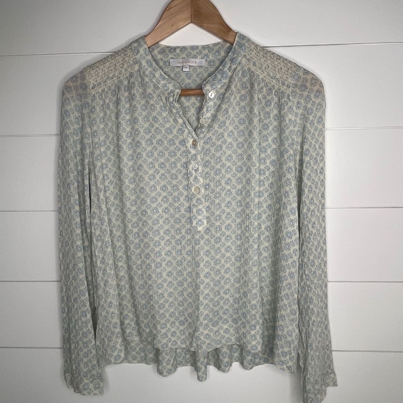 Olivaceous Blouse Size Medium Petite - Picture 1 of 7